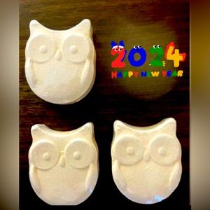 NEW, The Body Shop Vanilla Marshmallow Cute Owl Bath Bomb , Lot of 3